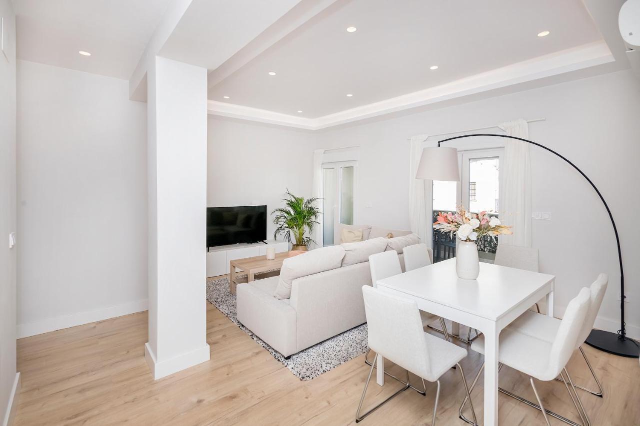 Eugenio City Center Apartment Малага Экстерьер фото